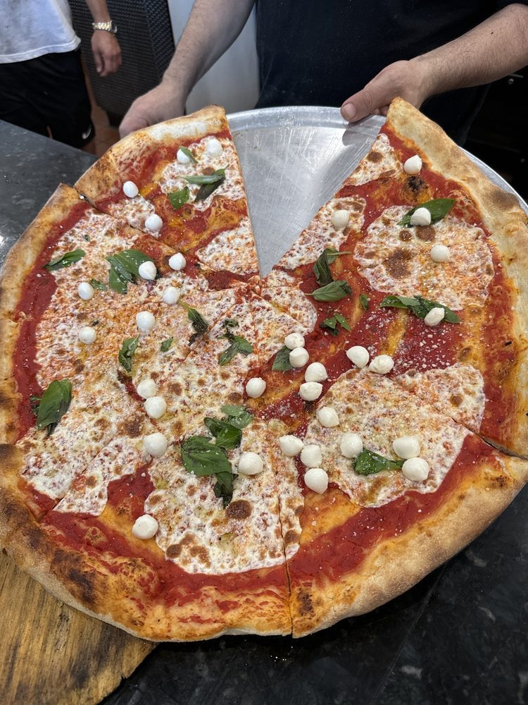 TRIO PIZZA Updated November 2024 71 US6, Baldwin Place, New York