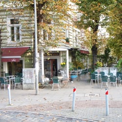 Cafe unter den Linden - Tatsächlich mit Linden.