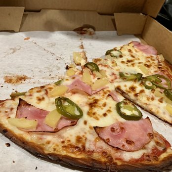 Pizza Amigos - Cauliflower Amigos Hawaiiana Pizza - Pizza Near Me - Emeryville, California Pizza Amigos - Cauliflower Amigos Hawaiiana Pizza - Pizza Near Me - Emeryville, California