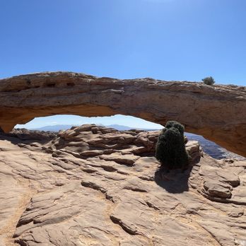 Canyonlands National Park - Mesa Arch - Parks Near Me - Moab, Utah