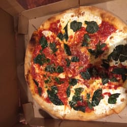 Fresco's Pizzeria - Margarita pizza - so good!