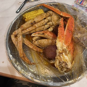 Cajun Crab Hut - 1 lb 1 lb. Snow Crab Legs - Cajun/Creole Near Me - St. Augustine, Florida