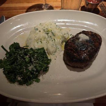 Houston's Restaurant - Center-cut Filet - New American Near Me - Scottsdale, Arizona Houston's Restaurant - Center-cut Filet - New American Near Me - Scottsdale, Arizona