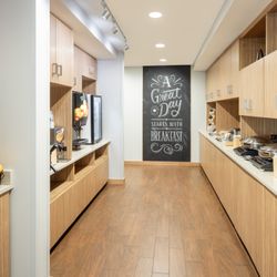 TownePlace Suites by Marriott Latham Albany Airport - Breakfast