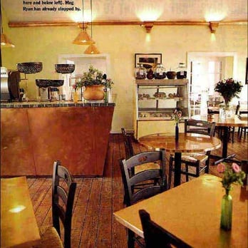 Hampton Coffee Company - Our Full-Service Café Dining Room - Coffee & Tea Near Me - Water Mill, New York
