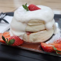 lA VIE EN ROSE - Strawberry Soufflé