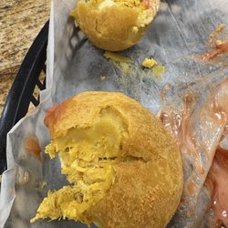 Santana's Plaza Café - Coxinha com catupiry