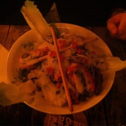 Salade antipasti XXL: légumes du soleil (10%), toast mozzarella (3 petits), salade verte (90%) et 1 tranche de jambon (grasse)