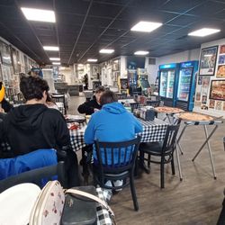 Tony's Restaurant & Pizzeria - Yummy pizza