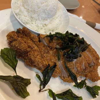 Chao Phra Ya - Duck with Chili and Basil - Thai Near Me - Herndon, Virginia