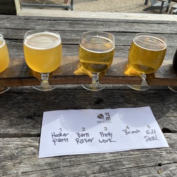 1718 Brewing Ocracoke - Beer flight - Brewpubs Near Me - Ocracoke, North Carolina 1718 Brewing Ocracoke - Beer flight - Brewpubs Near Me - Ocracoke, North Carolina