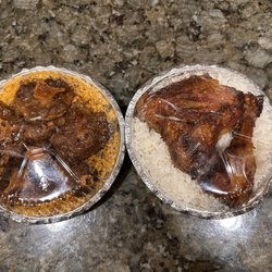 La Reina Del Sabor - Oxtail on the left and chicken on the right