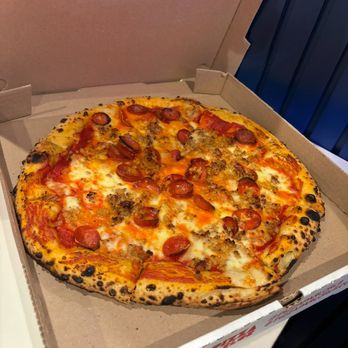 Pizza Parlor - Pizza Near Me - Long Beach, California