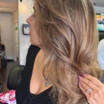 Sunshine Hair Design - Zaki in sunshine beauty salon - Hair Salons Near Me - Vancouver, British Columbia Sunshine Hair Design - Zaki in sunshine beauty salon - Hair Salons Near Me - Vancouver, British Columbia