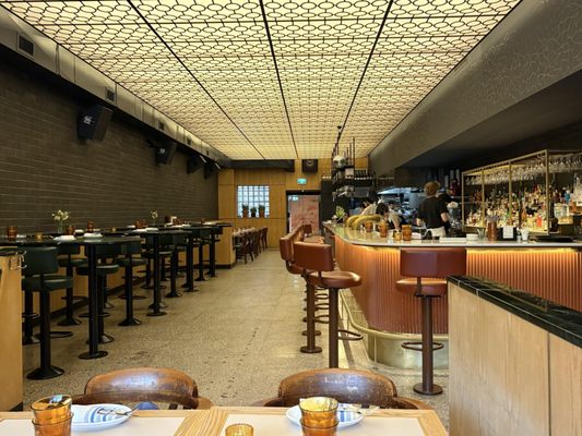 BAR ST-DENIS by null