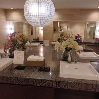 IPIC Houston - Bathroom - Cinema Near Me - Houston, Texas