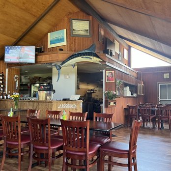 La Bodeguita - Spacious interior - Mexican Near Me - Bodega Bay, California