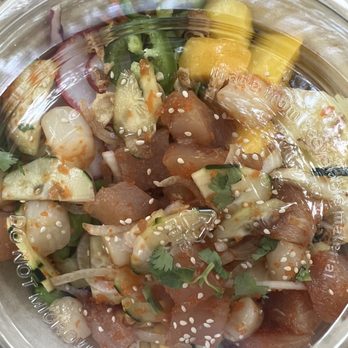 Pokéwaves - House Yellow Tail - Poke Near Me - Santa Barbara, California