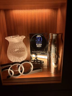 Clemente Bar by null