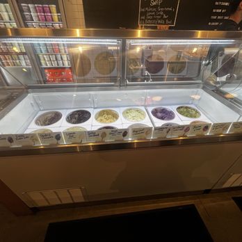 Jeni's Splendid Ice Creams - Case - Ice Cream & Frozen Yogurt Near Me - Tampa, Florida Jeni's Splendid Ice Creams - Case - Ice Cream & Frozen Yogurt Near Me - Tampa, Florida