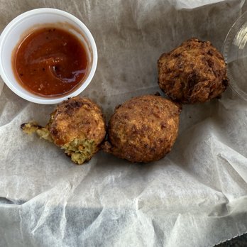 BO's Fish Wagon - Conch fritters !! - Seafood Near Me - Key West, Florida