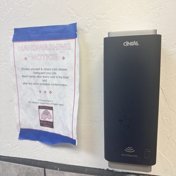 La Cabaña by JUAN - Empty soap dispenser next to sign requiring handwashing. - Tex-Mex Near Me - Scottsboro, Alabama La Cabaña by JUAN - Empty soap dispenser next to sign requiring handwashing. - Tex-Mex Near Me - Scottsboro, Alabama