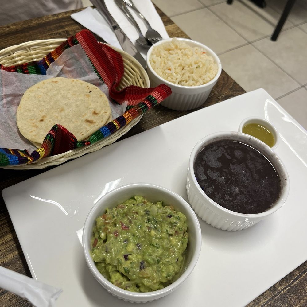 Guacamole and black beans Guacamole and black beans