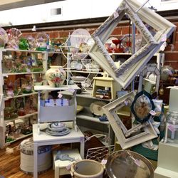 New Antiques, Oddities, etc. store in downtown Newberg