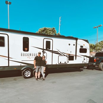 Giant RV - Montclair - Our first Rv (Rockwood Signature) - RV Dealers Near Me - Montclair, California