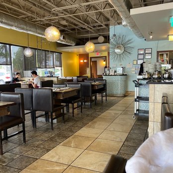 J's Mini Hot Pot - the dining area - Chinese Near Me - Duluth, Georgia