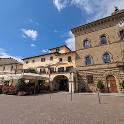 Caffè Lepanto - Restaurant next to the commune.