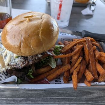 Cold Beers & Cheeseburgers - Bleu Bacon Burger, worst example of a blue cheese burger I've ever had - Burgers Near Me - Gilbert, Arizona