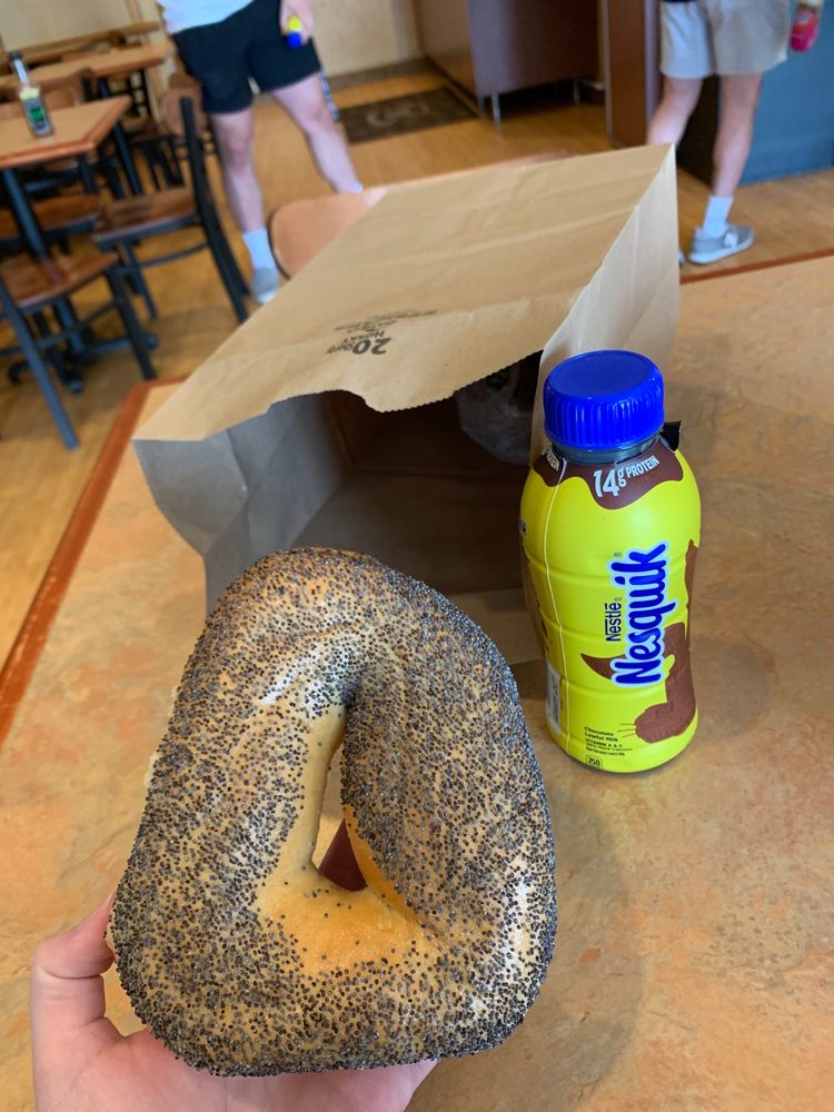 Jt's Bagel Hut Logo