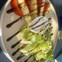 Burrata salad