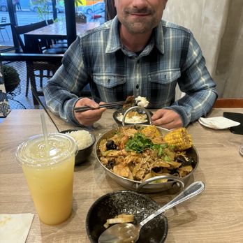 Paths to Spicy 辣道 - Peach yogurt drink, dry pot - Chinese Near Me - Temple City, California Paths to Spicy 辣道 - Peach yogurt drink, dry pot - Chinese Near Me - Temple City, California