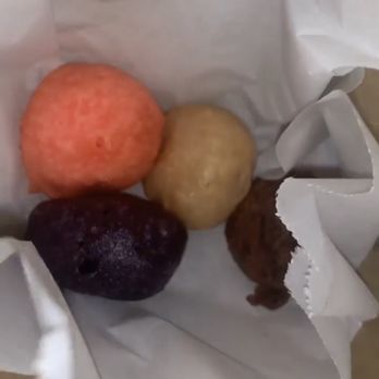 Dee's Poi Mochi - Strawberrie, chocolate, ube, and poi mochi. - Hawaiian Near Me - Kahului, Hawaii Dee's Poi Mochi - Strawberrie, chocolate, ube, and poi mochi. - Hawaiian Near Me - Kahului, Hawaii