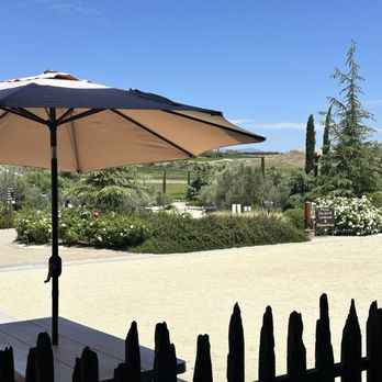 Peltzer Winery - Patio and property - Wineries Near Me - Temecula, California