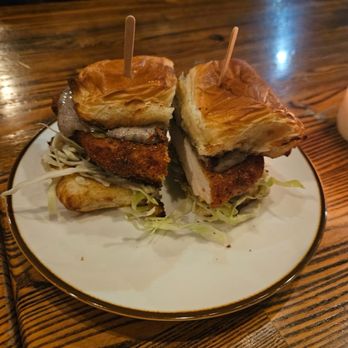 Bacari GDL - Fried chicken sandwich - Mediterranean Near Me - Glendale, California