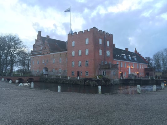Broholm by null
