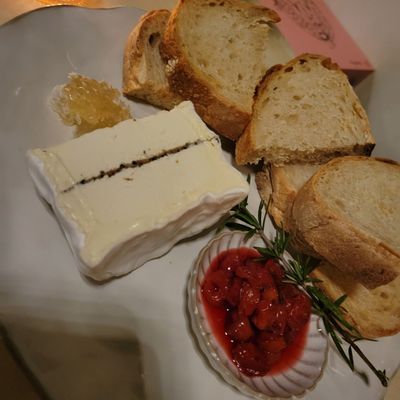 The Dandy of King Street Crossing by null