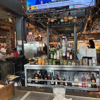 BomboBar - Bar setting with hood vines - Desserts Near Me - Chicago, Illinois