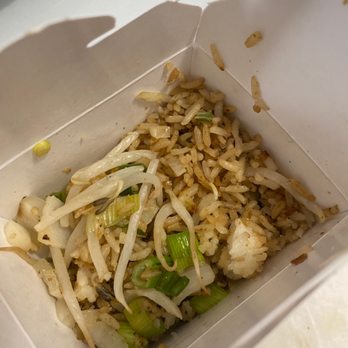 Wong's Kitchen - Basic veggie fried rice that cost me $5 in a small container - Cantonese Near Me - Arleta, California Wong's Kitchen - Basic veggie fried rice that cost me $5 in a small container - Cantonese Near Me - Arleta, California