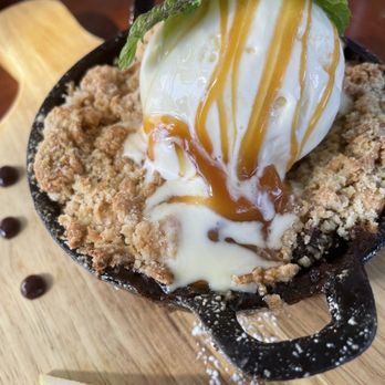 Jeremy's on the Hill - Cast iron apple cobbler - New American Near Me - Julian, California Jeremy's on the Hill - Cast iron apple cobbler - New American Near Me - Julian, California