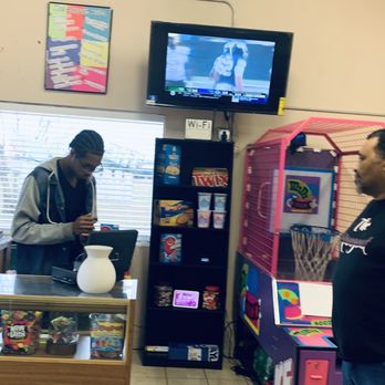 The Hangout - Snack bar, basketball game. - Pool Halls Near Me - Mount Pleasant, Texas