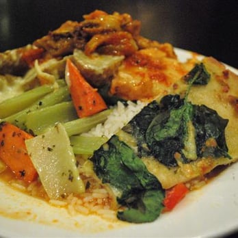 Efes Taverna - Plate #3 - roast veg, spinach and ricotta canelloni, potato bechamel, moussaka, rice, pizza - Turkish Near Me - Manchester, XGM