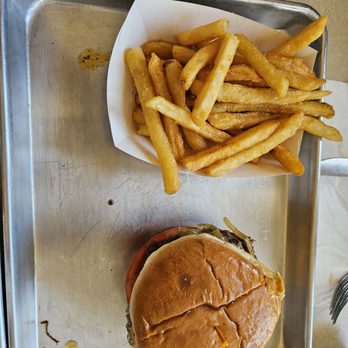 PaveMint Taphouse and Grill - Bars Near Me - Front Royal, Virginia