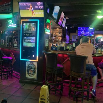 Finnegan's Way - Bar area - Sports Bars Near Me - Miami Beach, Florida Finnegan's Way - Bar area - Sports Bars Near Me - Miami Beach, Florida