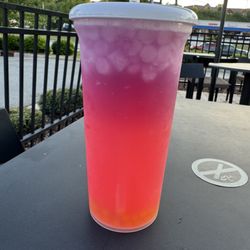 Starbucks - Tropical butterfly lemonade refresher
