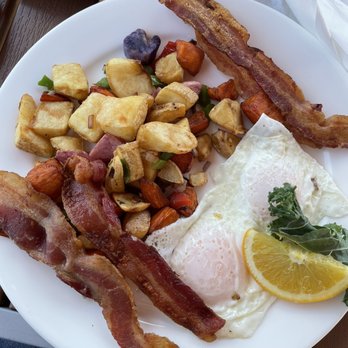 Red Rock Cafe - Home fries, eggs and bacon - Breakfast & Brunch Near Me - Sedona, Arizona