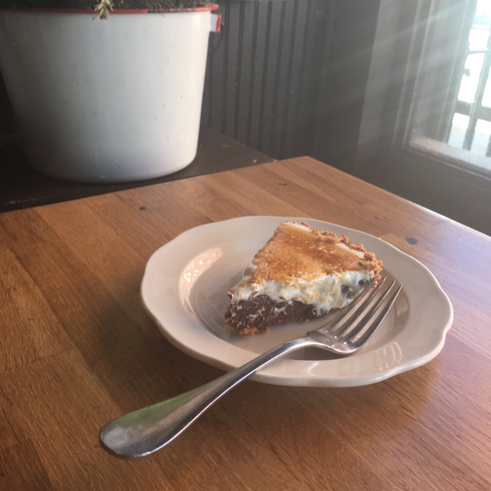 Pie Corps - S'mores pie! - Desserts Near Me - Brooklyn, New York Pie Corps - S'mores pie! - Desserts Near Me - Brooklyn, New York